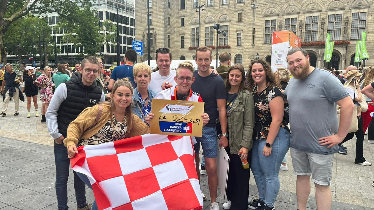 Udense ‘Prins Pepper’ loopt mooi bedrag bij elkaar voor KWF - Dtv Nieuws