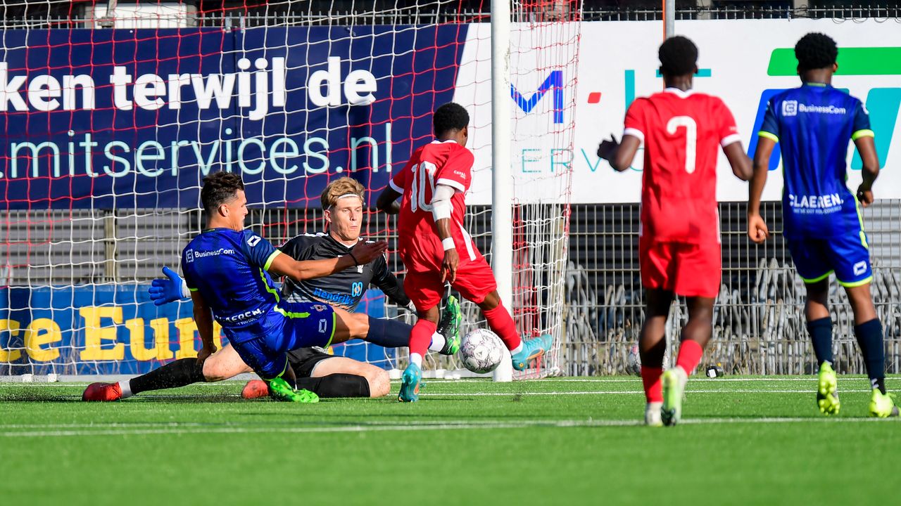 Zomeravondvoetbal in Oss, TOP wint met 2-0 van Jong AZ