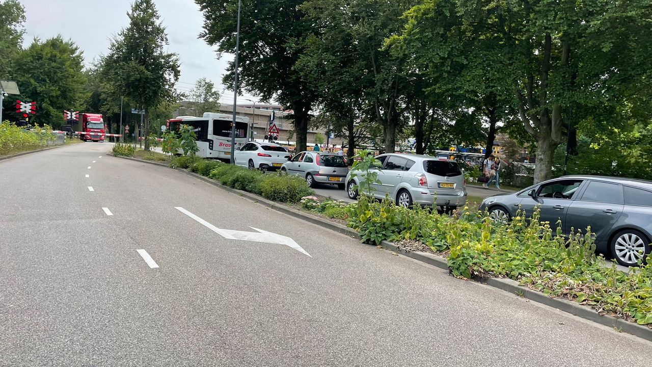 Treinverkeer tussen Den Bosch en Oss stil, verkeersinfarct in Oss