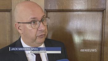 Burgemeester Mikkers (VVD) wil boa's zwaarder bewapenen, jongerenafdeling JOVD gaat er tegenin