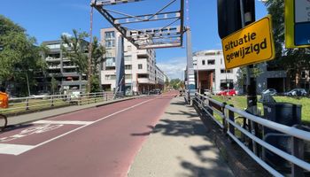 Nu echt boetes voor automobilisten in de Van Berckelstraat in Den Bosch